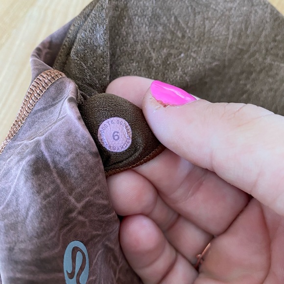 Lululemon sports bra - Picture 3 of 5